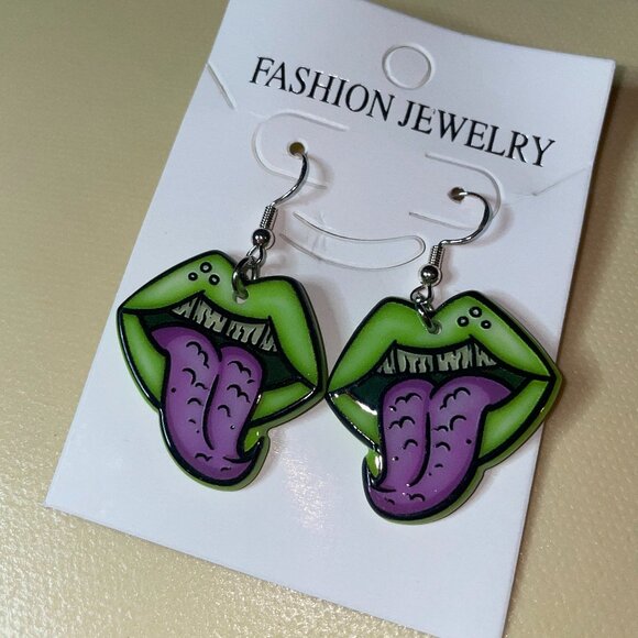 Jewelry - 👄 Halloween Lip Earrings 👻